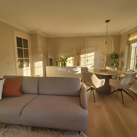 Semesterbostad Luxe Vakantiehuis Met Airco Op Veluwe Met Tuin In Barneveld Barneveld