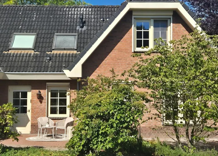 בית נופש Luxe Op De Veluwe Met Tuin In בארנפלד
